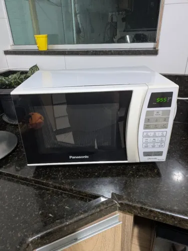 Microondas Panasonic modelo nn-st254wrun