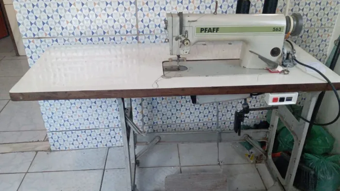 Maquina de costura industrial Reta pfaff