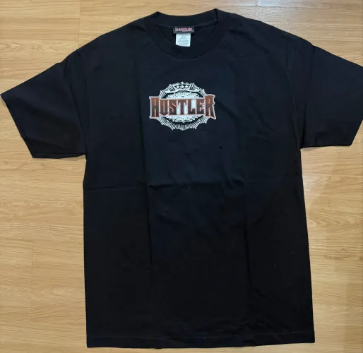 Camiseta Hustler Vintage Preta - Estampa Dupla - Tam. L