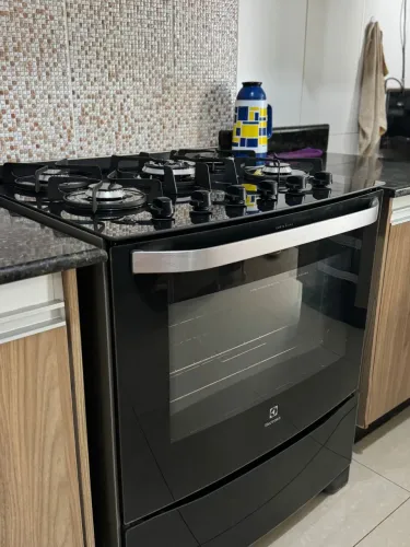 Fogão Electrolux 5 bocas tampo de vidro 