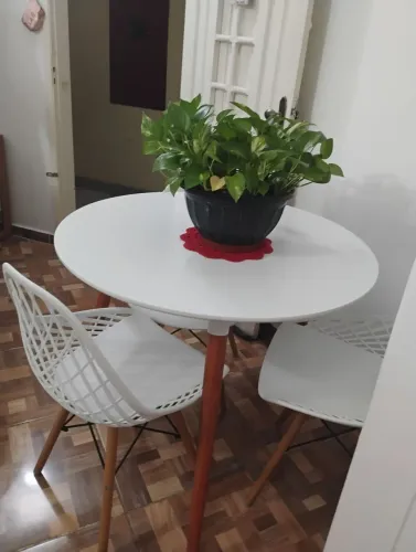 Mesa com cadeira