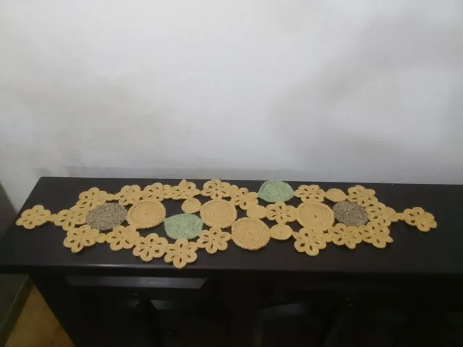 Trilho de mesa em crochê