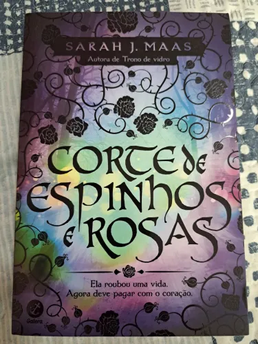 Corte de espinhos e rosas