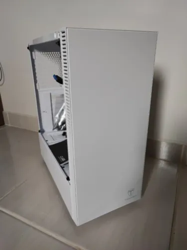 T-Dagger Gabinete sem vidro, nunca usado NOVINHO