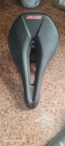 Vende-se banco novo e guidon de aluminio para bike