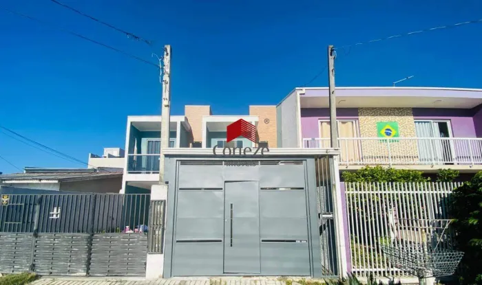 Sobrado com 82,7m² 3 quartos, à venda, no bairro Sítio Cercado em Curitiba
