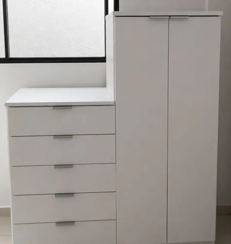 Cômoda de MDF Branca com 5 Gavetas e Armário