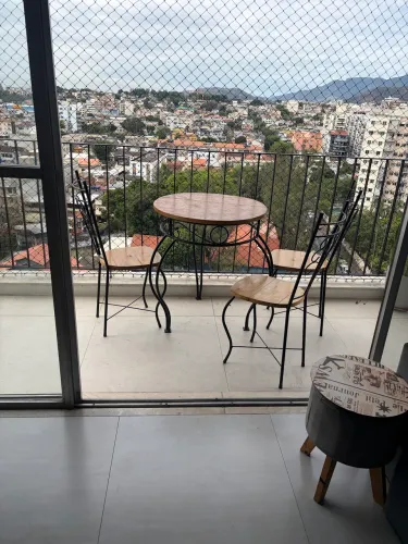 Conjunto de mesa bistrô (mesa c 3 cadeiras) 