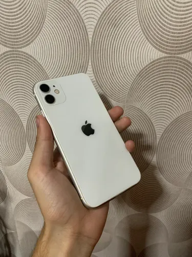 iPhone 11 128GB Branco | Face ID OK | Tela e Bateria Novas