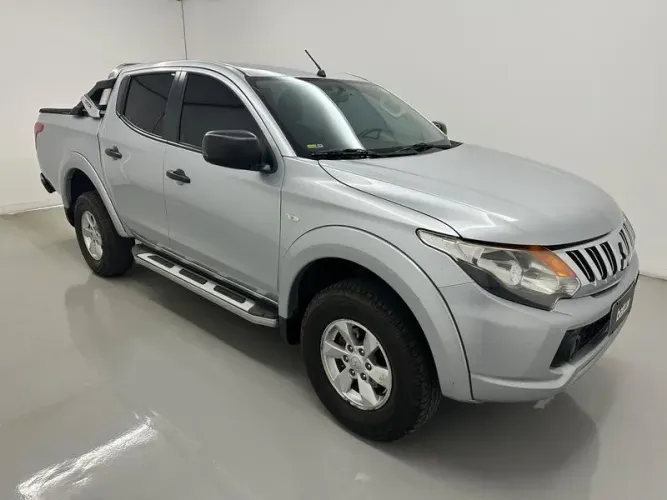 Mitsubishi L200 Triton Sport GLS 2.4 CD Diesel Mec. 2018