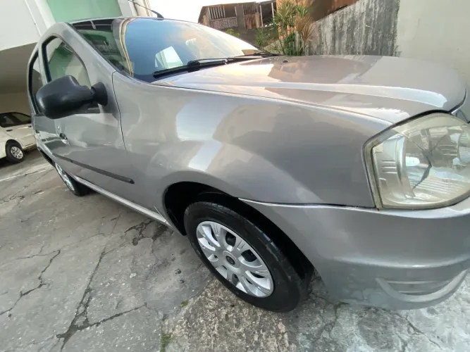 Renault Logan Authentique Hi-flex 1.0 16V 4P 2011