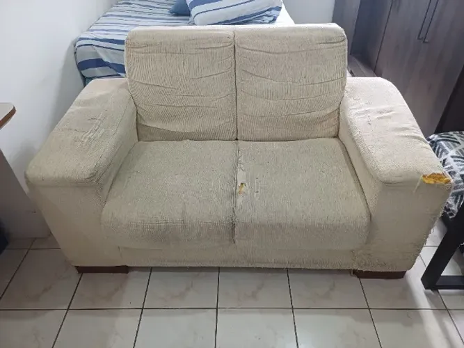 Sofá 2 lugares para doação.