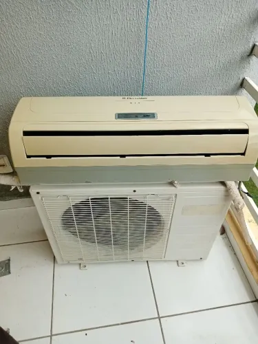 Ar-condicionado Electrolux Split 7.000 BTUs - 220V