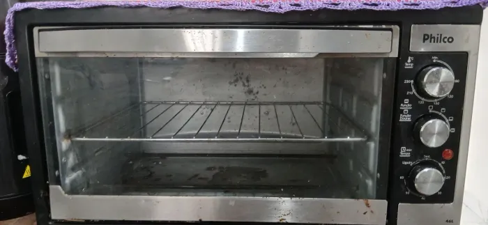 Forno elétrico 44 lt ,Philco. Em ótimo estado, precisando trocar apenas onpug do cabo