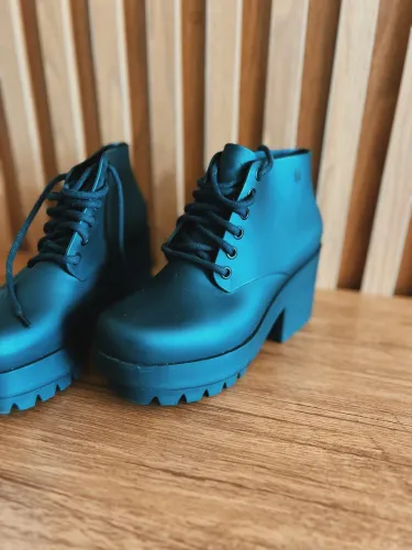 bota melissa stellar preta 35