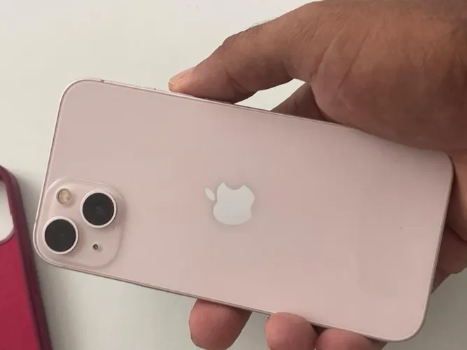 iPhone 13 rose 