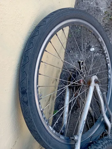 Kit 2 Rodas de Aro 26 +Pneu+Câmara bom estado, preço justo!!!
