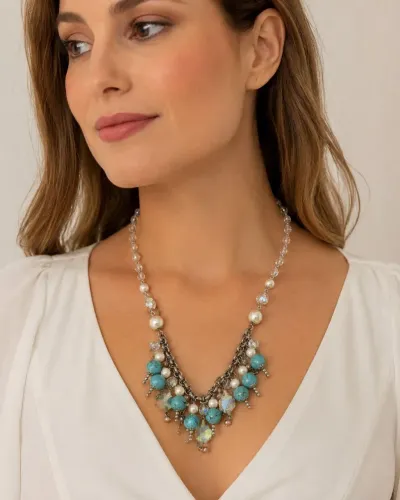 Colar azul turquesa usado