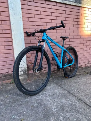 Bicicleta MTB First tamanho 17 excelente estado