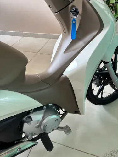 Biz sem detalhe zero apenas 1020 km