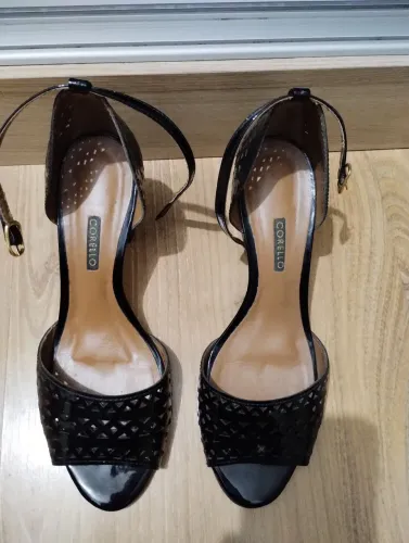 Sandália Peep Toe Corello