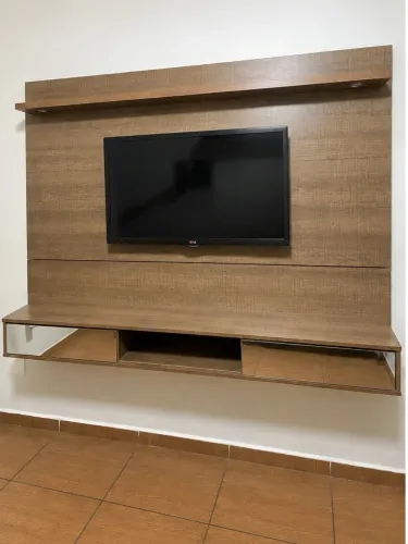 Painel de TV com Espelho + TV LG - Ótimo Estado