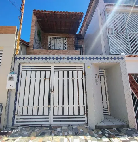 Excelente casa à venda- conforme, espaço e qualidade de vida!