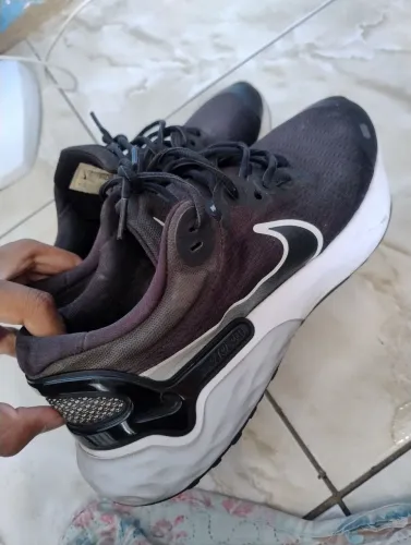 Tênis Nike Renéw run 3 masculino , cor preto, branco 