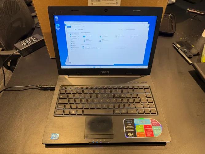 Notebook POSITIVO - 4 GB memória HD 320 / Dual Core