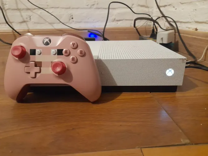 Xbox one S com controle edição especial minecraft pig