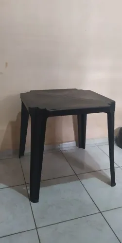MESA DE PLÁSTICO PRETA