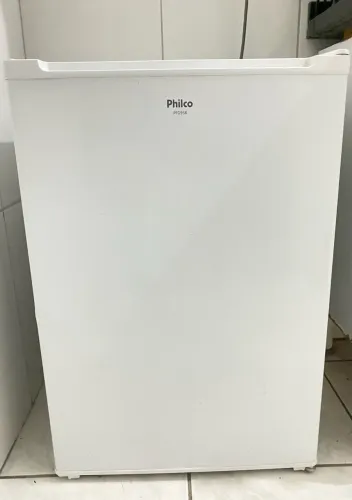 Frigobar pouco usado
