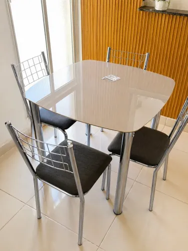 Jogo de mesa 4 cadeiras NOVA ENTREGAMOS 