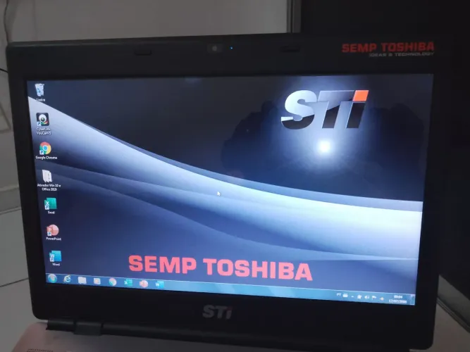 Notebook. Semp Toshiba