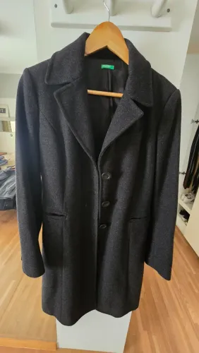 Sobretudo feminino de lã tam M em perfeito estado marca Benetton