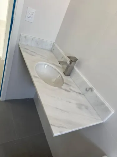 Pia para Banheiro com Cuba 1,00x0,40 Retirado de apartamento novo.