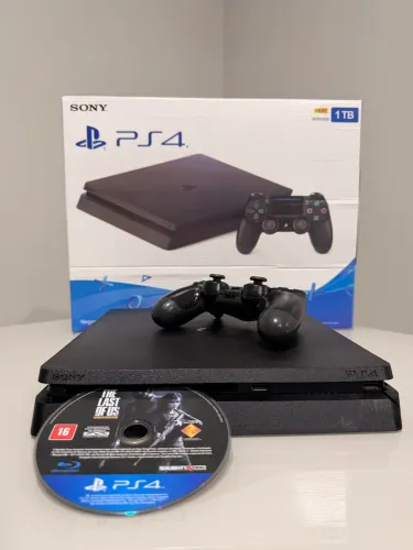 PlayStation 4 slim