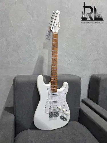 Guitarra Seizi Vintage Budokan MultiSmart Branca
