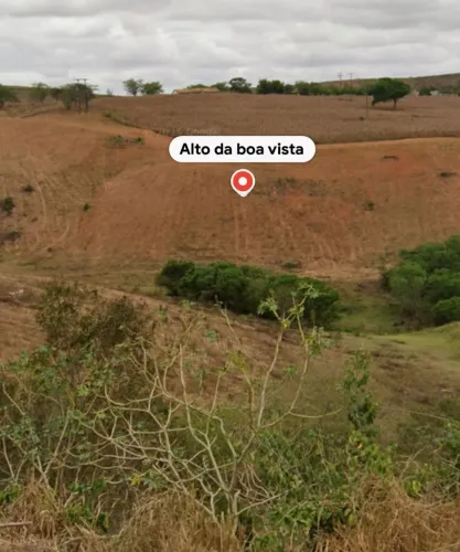 Vende-se terro em Carira