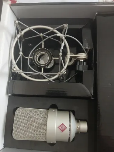 Dois Microfones Neumann TLM 103 condensador