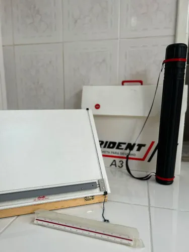 Prancheta Desenho A3 e Tubo de Arquitetura 