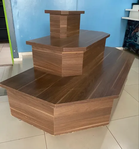 BALCÃO / EXPOSITOR MODERNO EM MDF 