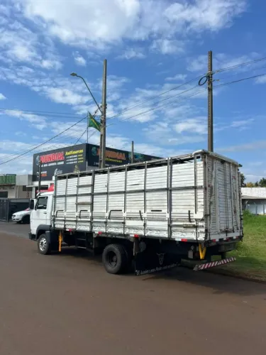 Caminhão 8 150 com motor x10