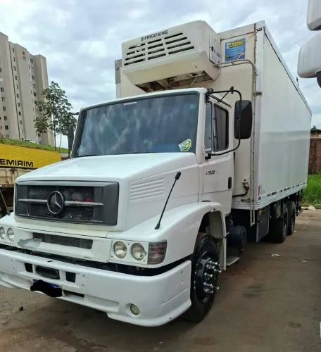 L1620 truck