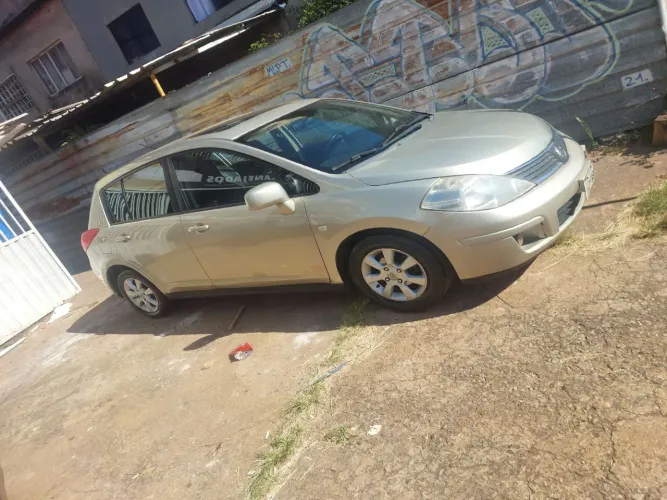 Nissan Tiida SL 1.8/1.8 Flex 16V Mec. 2008
