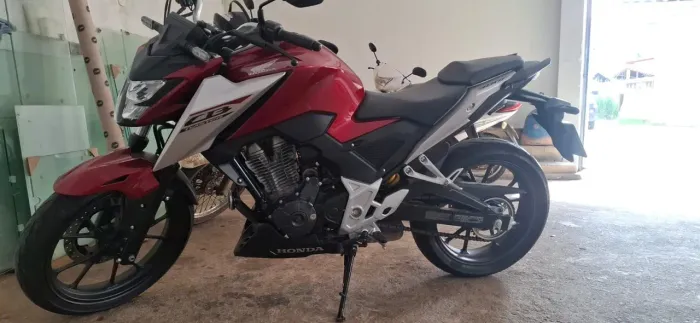 Vendo ou troco cb-300 do ano.
