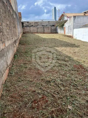 Terreno à venda de 363m² no Jardim Aeroporto em Bauru - SP