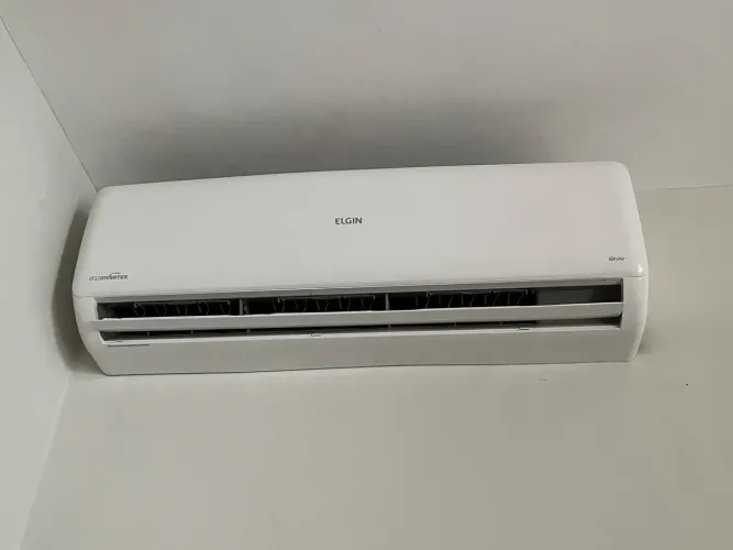Vendo ar condicionado em perfeito estado 24 mil btus inverter marca elgin
