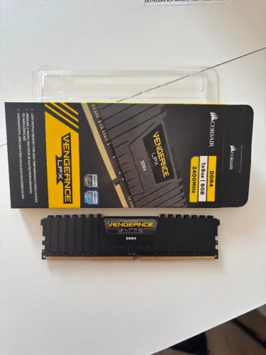 Memória ram 1x 8gb 2400Mhz CORSAIR VENGEANCE