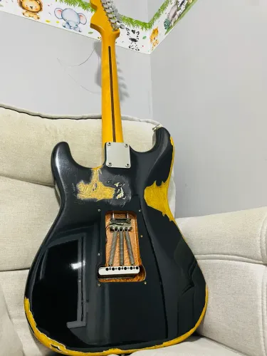 Guitarra tagima Strato
